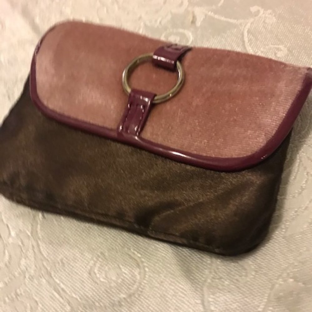 Avon burgundy velvet/vinyl wristlet coin purse - Picture 4 of 8